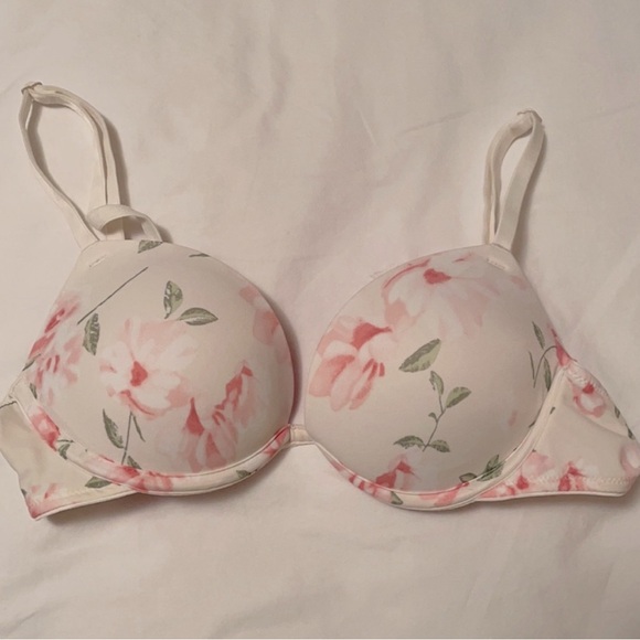 Victoria’s Secret Wear Everywhere Super Push Up Bra - Picture 1 of 4